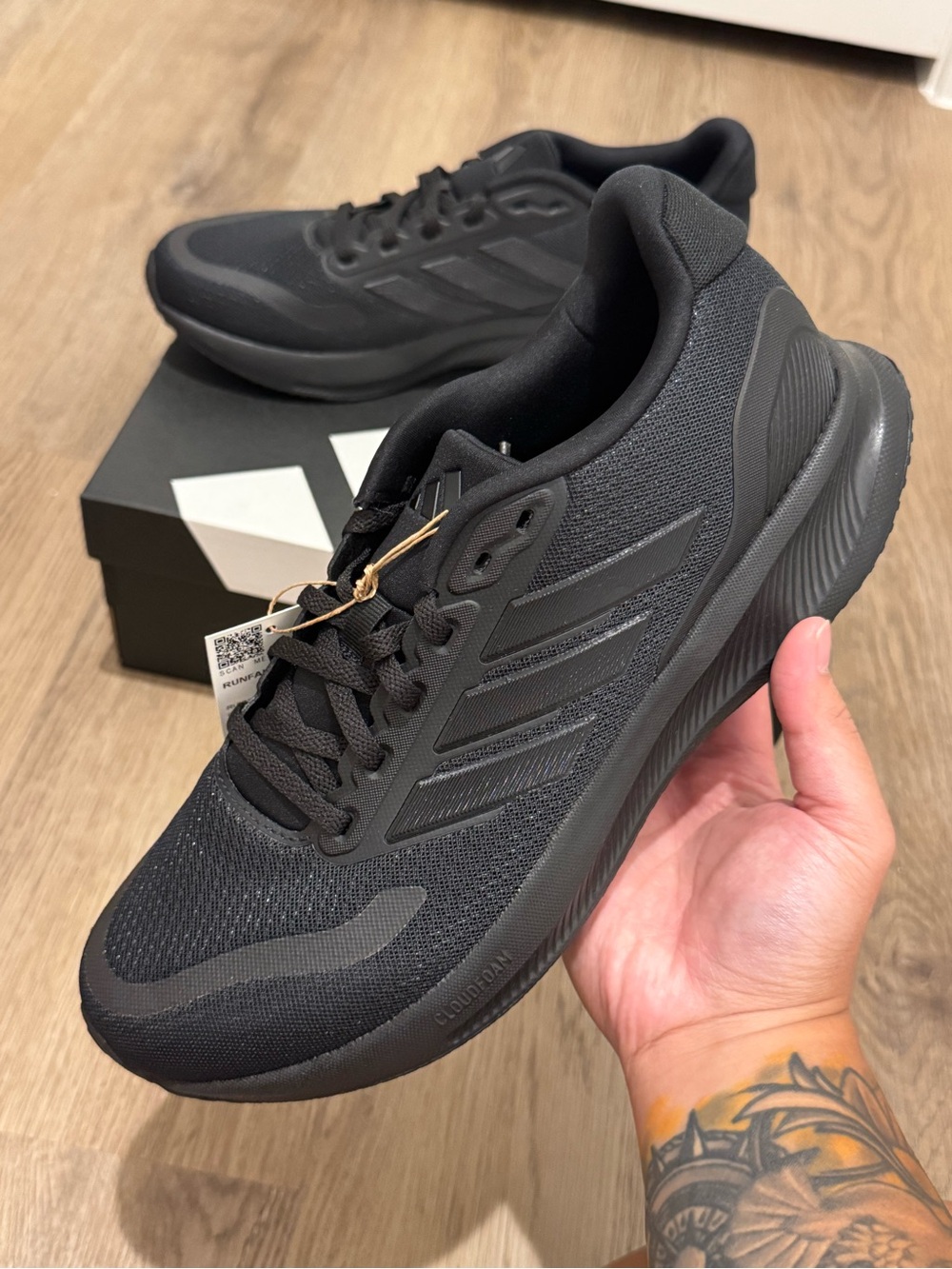 Brand New Adidas Runfalcon 5 Men’s Running Shoes – Size 9.5 - Picture 2 of 5